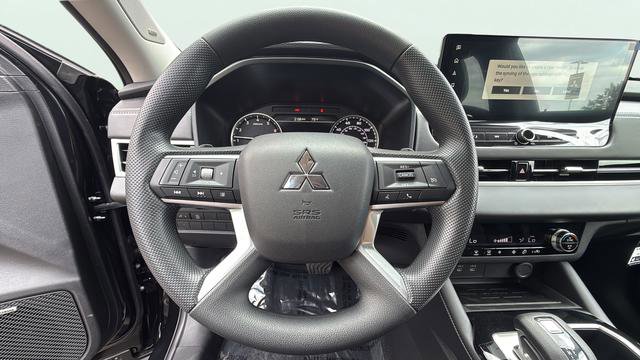 New 2026 Mitsubishi Outlander ES image 15