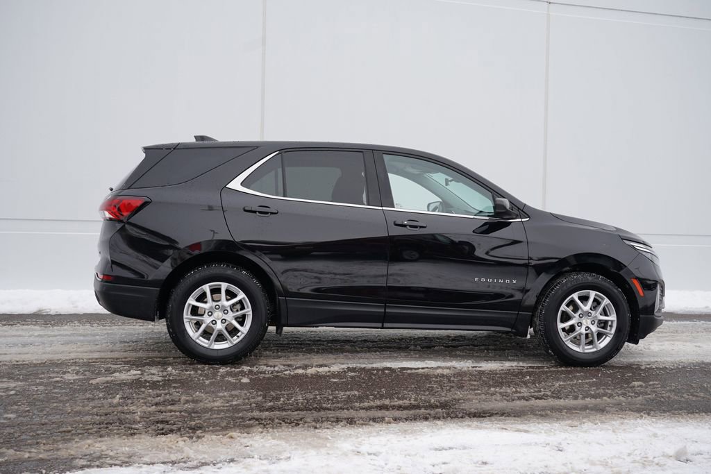 Used 2022 Chevrolet Equinox LT image 2