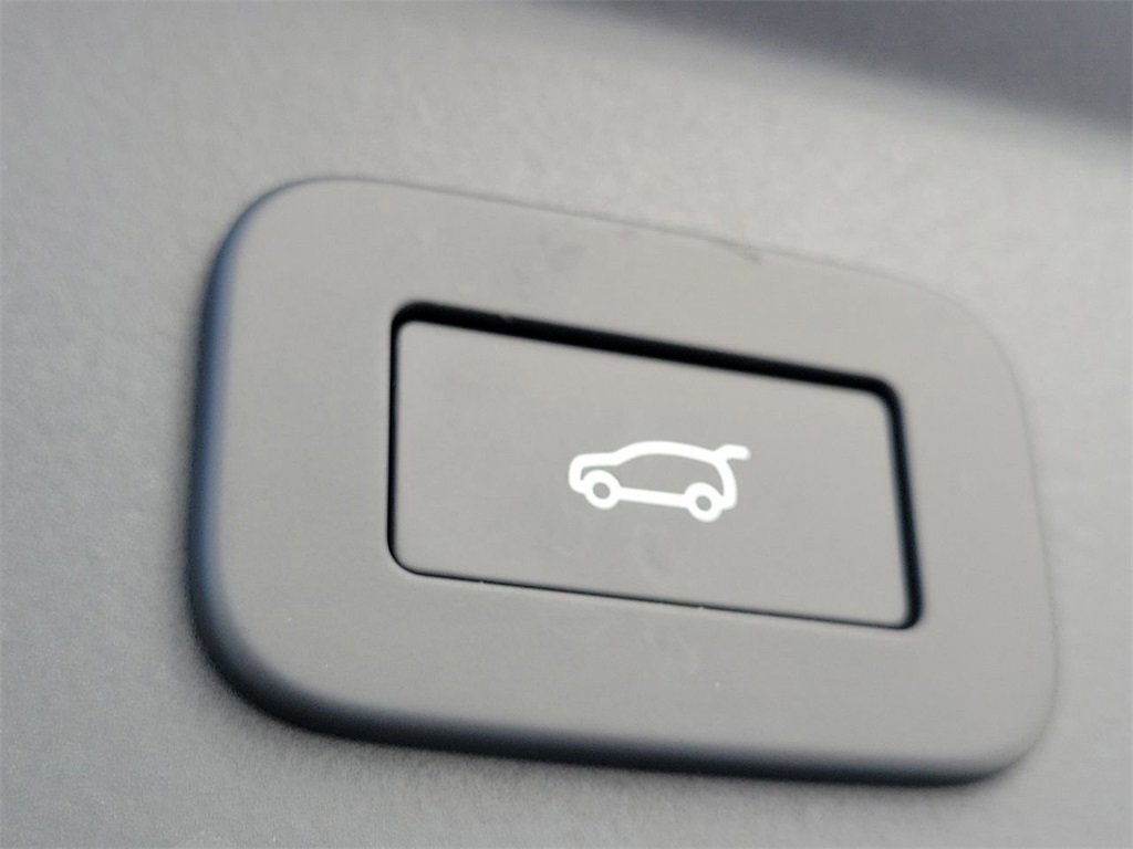 New 2026 Land Rover Range Rover Velar Dynamic SE image 12