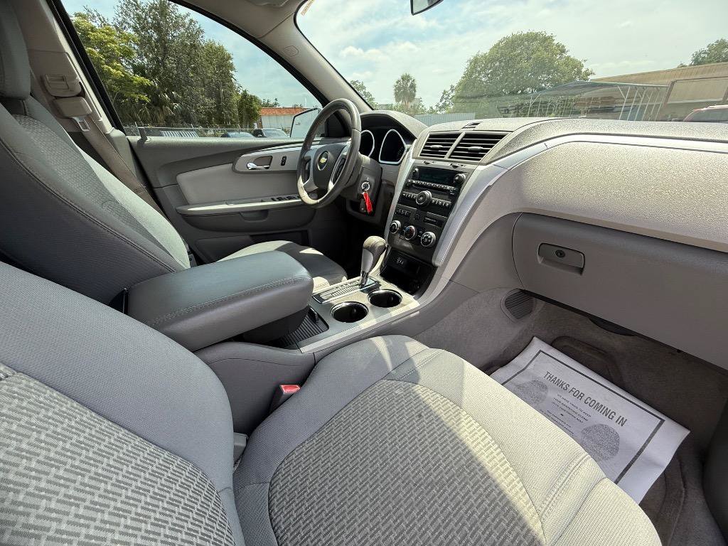 Used 2012 Chevrolet Traverse LT FWD image 21