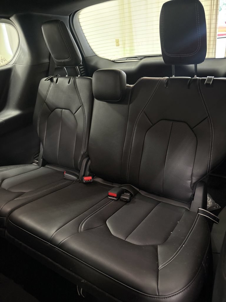 New 2027 Chrysler Pacifica Select FWD image 23