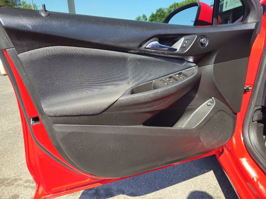 Used 2017 Chevrolet Cruze LT image 26