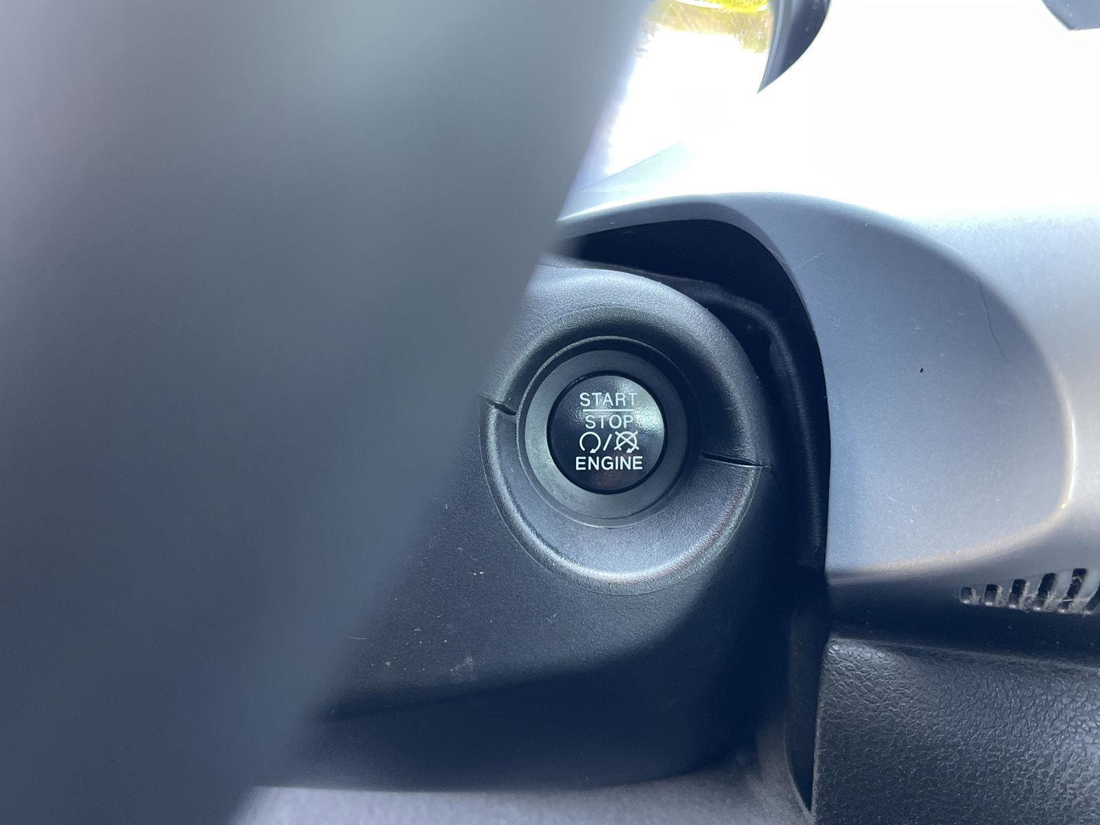 Used 2016 FIAT 500X Lounge image 17