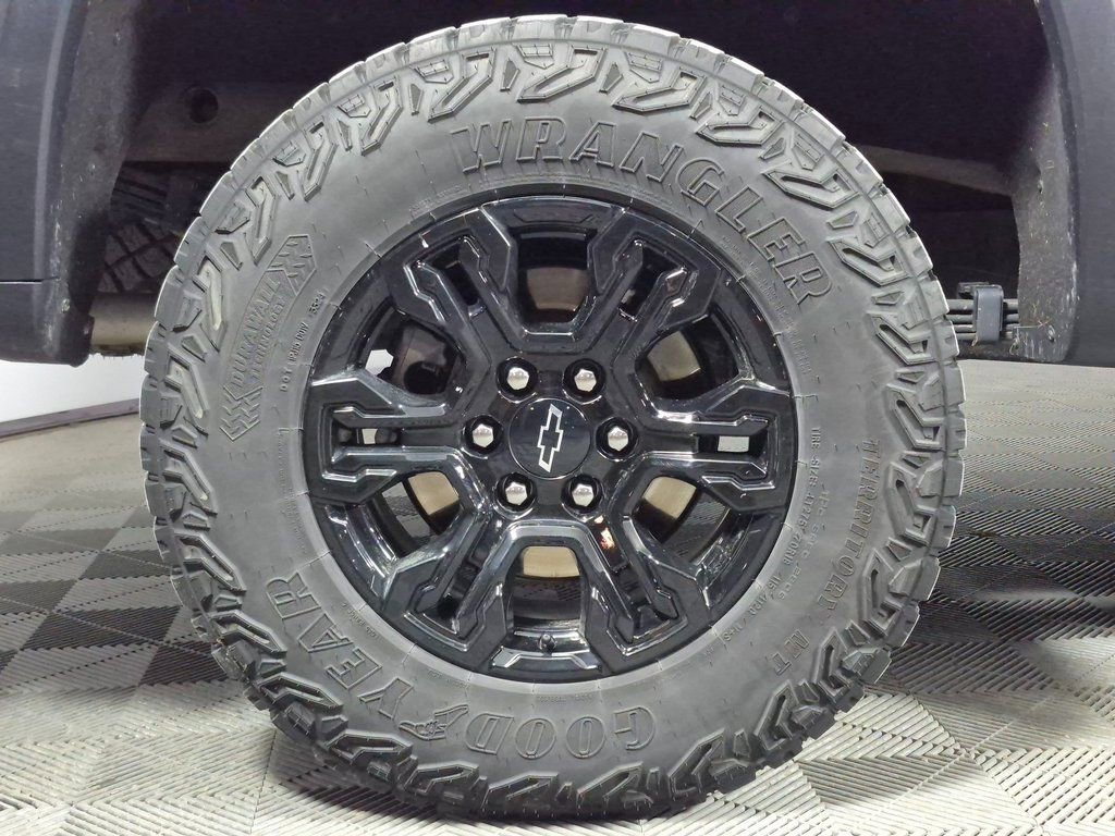 Certified 2025 Chevrolet Silverado 1500 ZR2 w/ Dark Appearance Package image 26