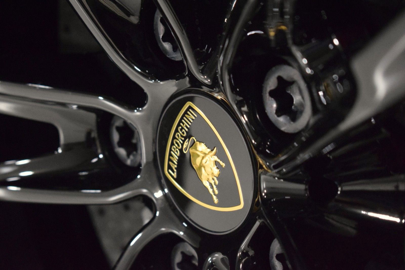 Used 2023 Lamborghini Huracan EVO image 18