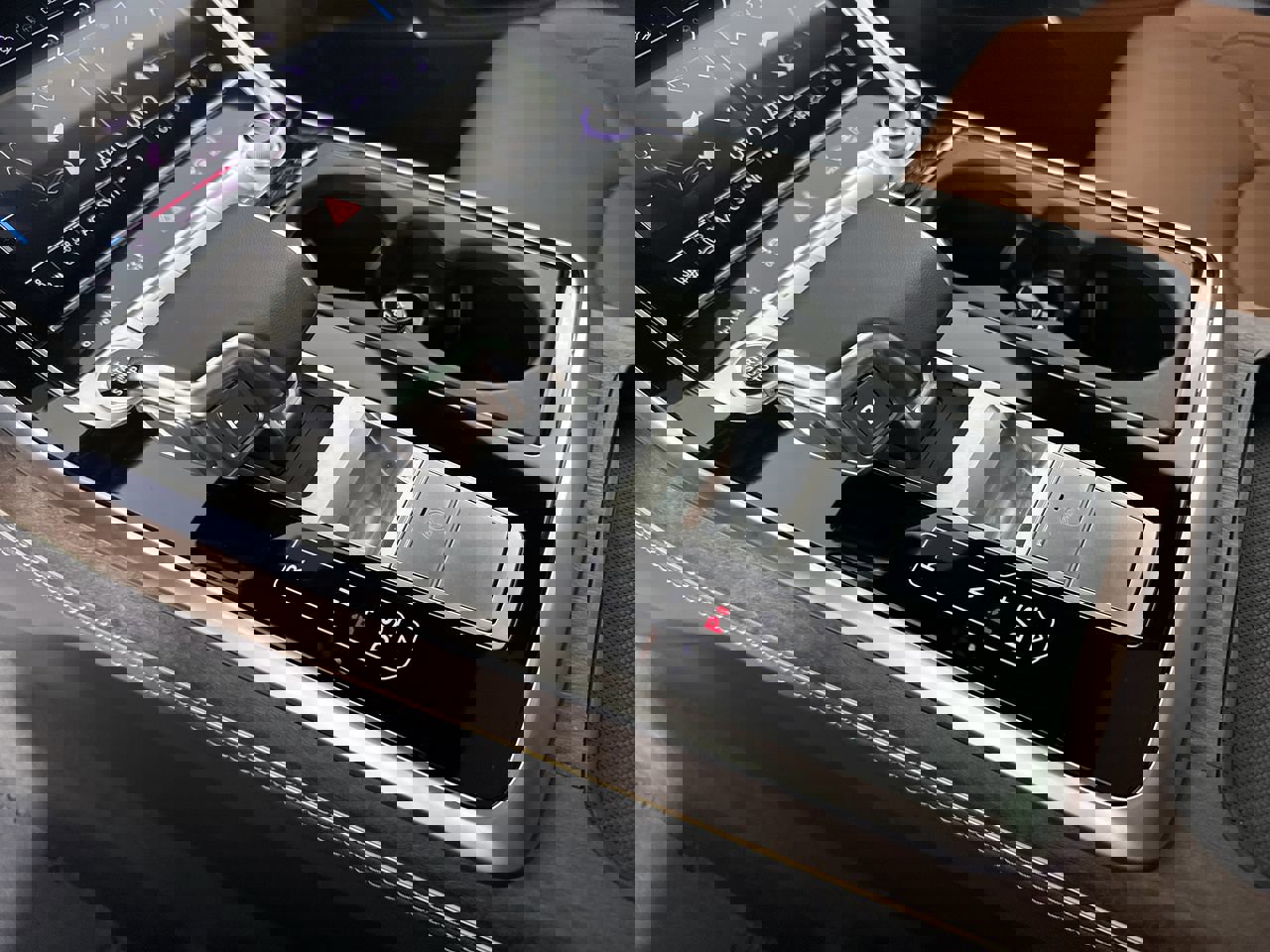 Used 2025 Audi Q8 Prestige image 24