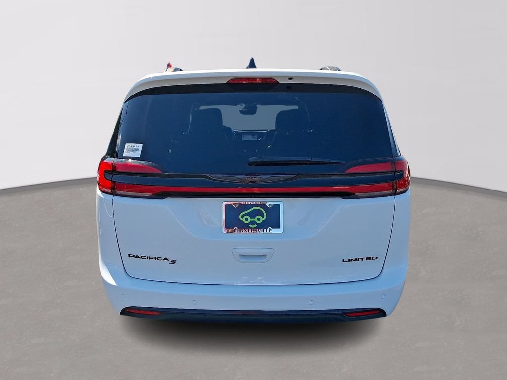 Used 2025 Chrysler Pacifica Limited FWD image 5