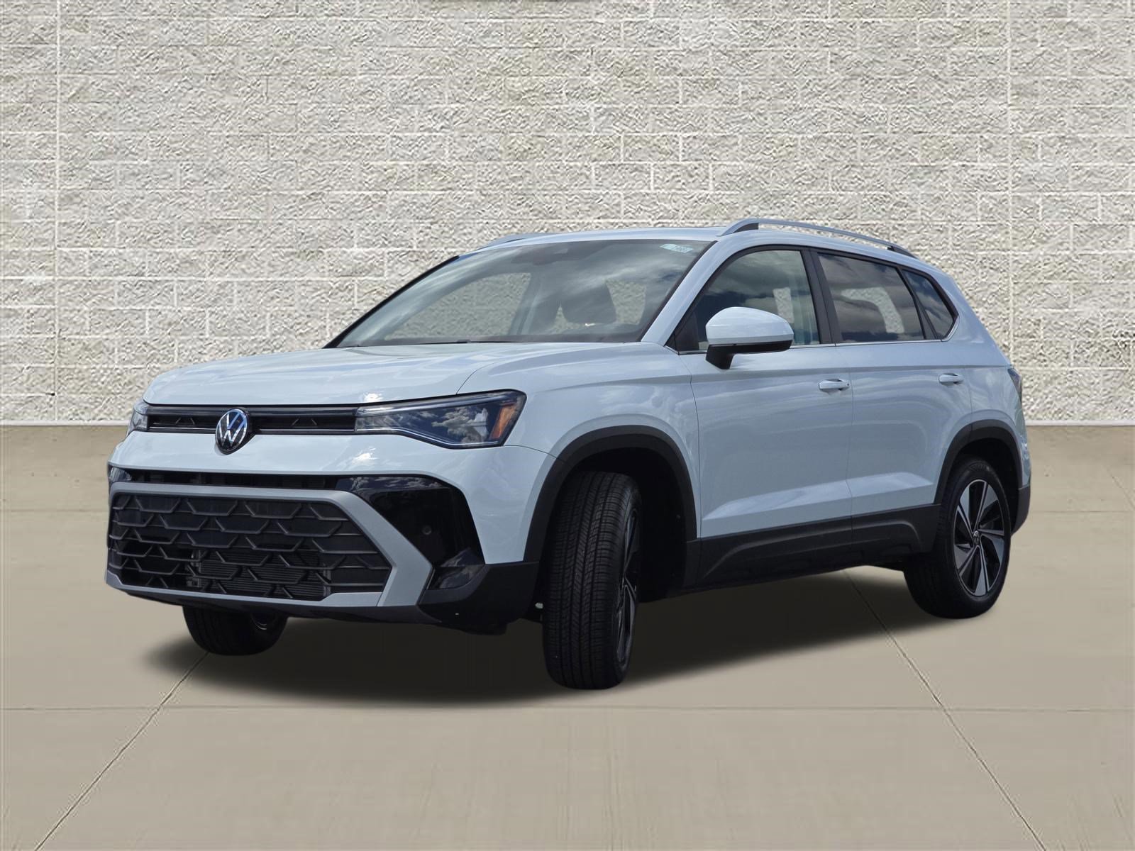 New 2026 Volkswagen Taos SE AWD/4WD image 3