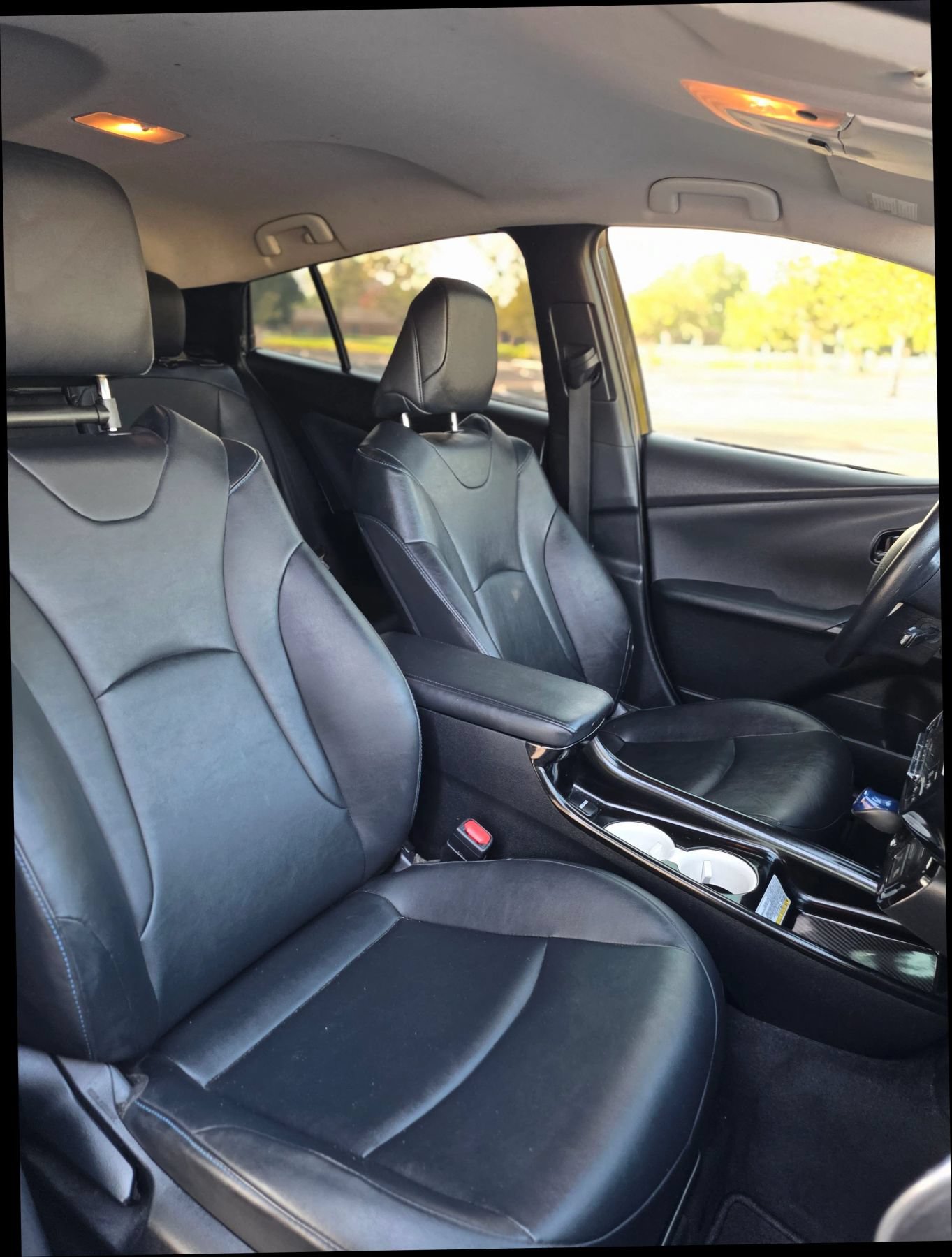 Used 2016 Toyota Prius Four Touring FWD image 43