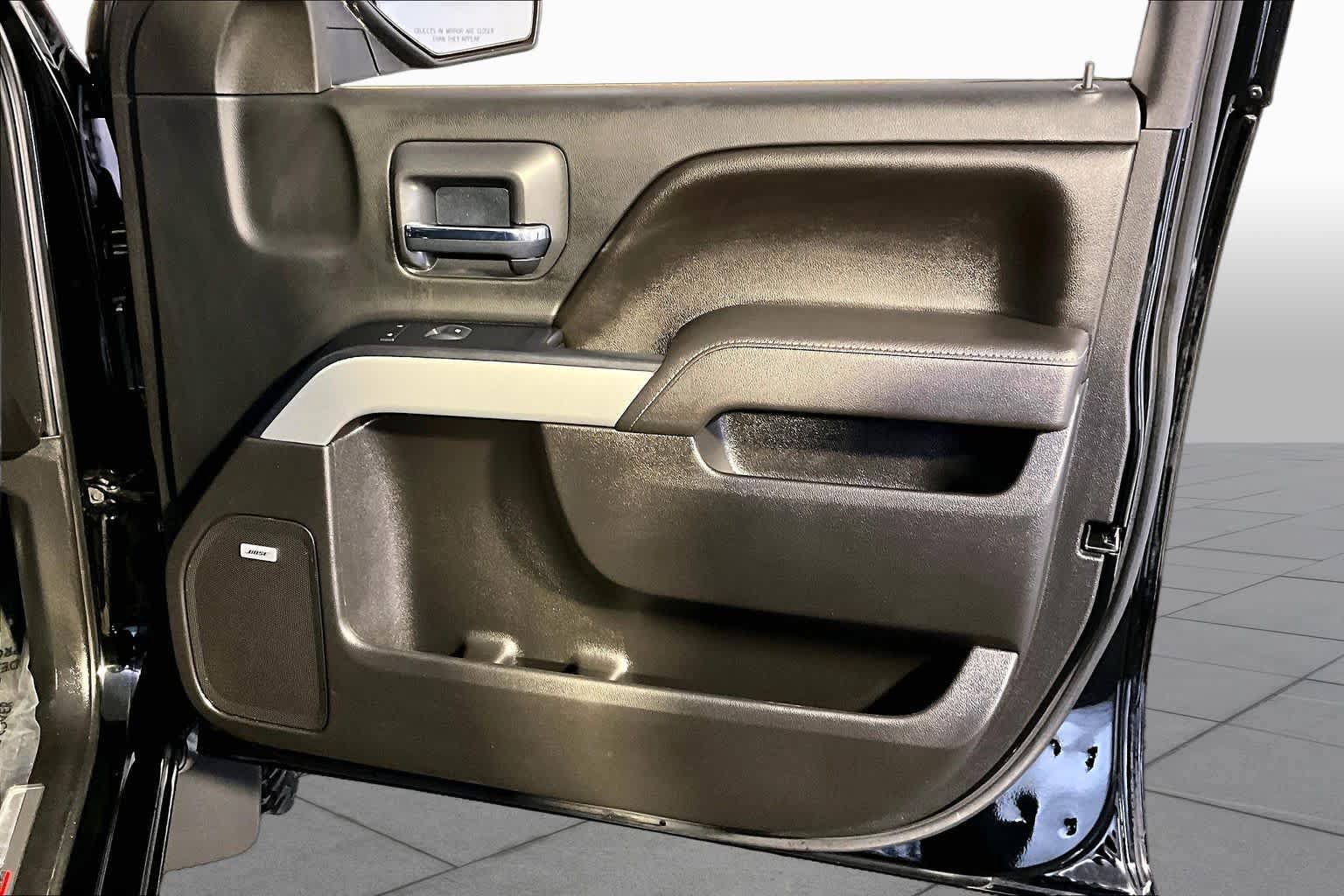 Used 2017 Chevrolet Silverado 1500 LT w/ Midnight Edition AWD/4WD image 23