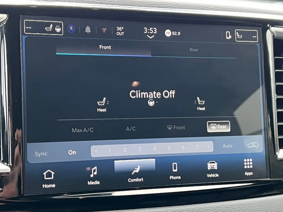 Used 2026 Chrysler Pacifica Select image 22