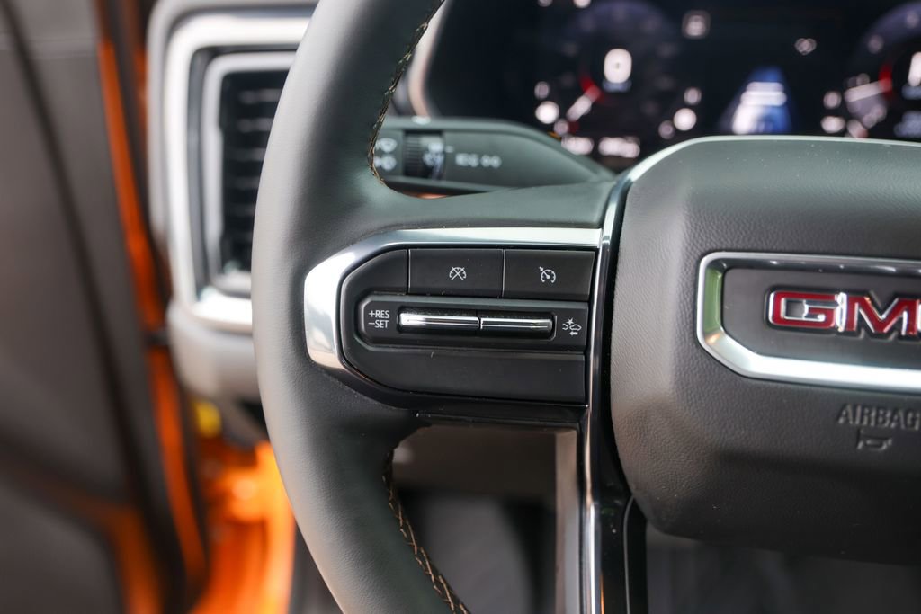 Used 2025 GMC Canyon AT4 w/ AT4 Premium Package AWD/4WD image 17