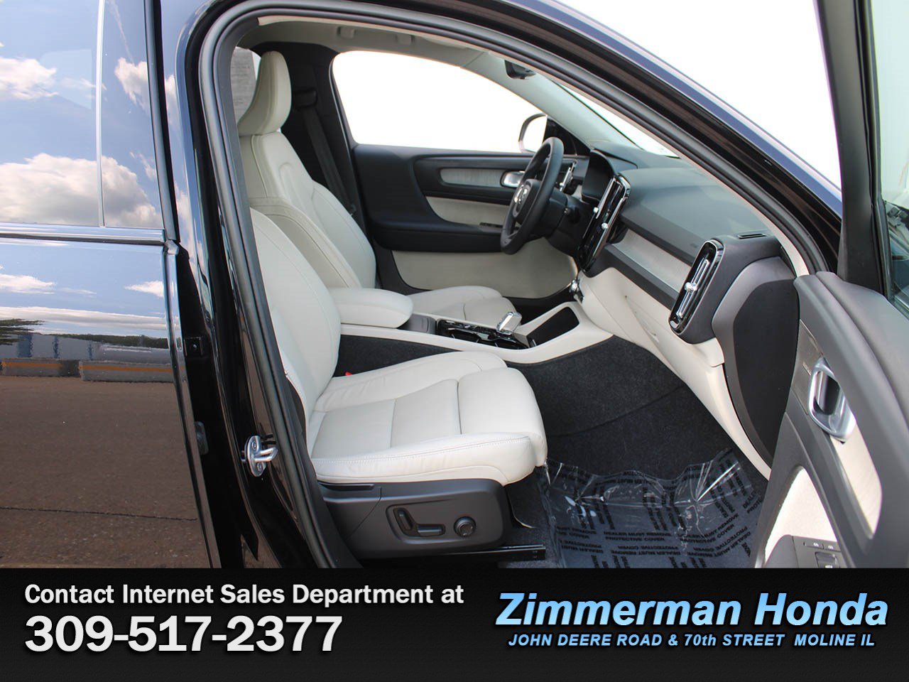Used 2023 Volvo XC40 B4 Ultimate FWD image 18