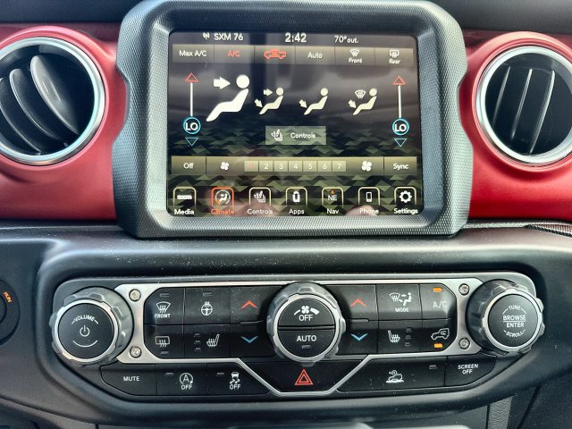 Used 2023 Jeep Gladiator Rubicon w/ Cold Weather Group AWD/4WD image 19