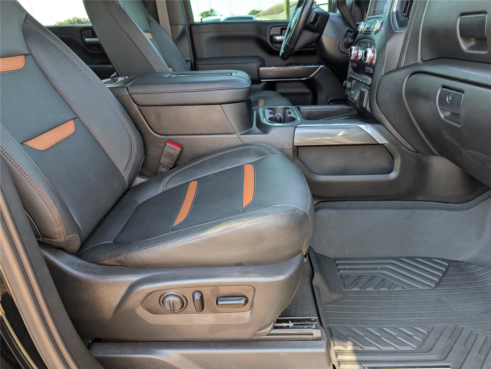 Used 2021 GMC Sierra 2500 AT4 w/ AT4 Premium Plus Package AWD/4WD image 40