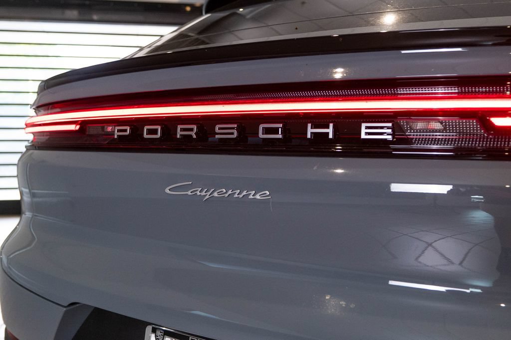 New 2026 Porsche Cayenne Coupe AWD/4WD image 14
