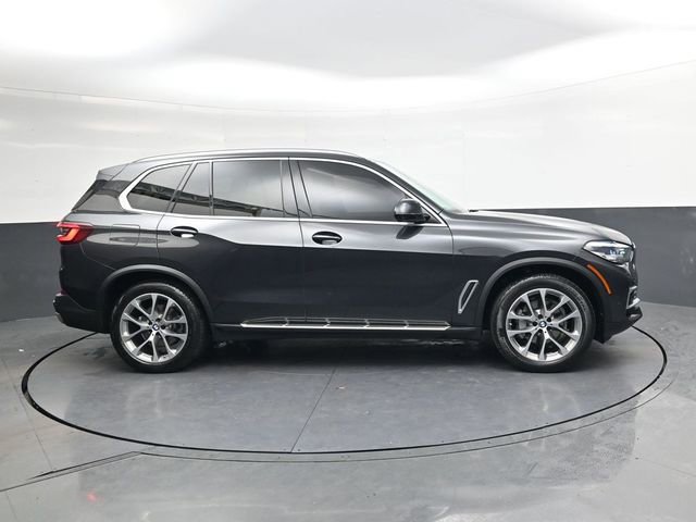 Used 2023 BMW X5 xDrive40i w/ Premium Package image 3