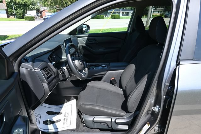 Used 2024 Nissan Rogue S AWD/4WD image 26