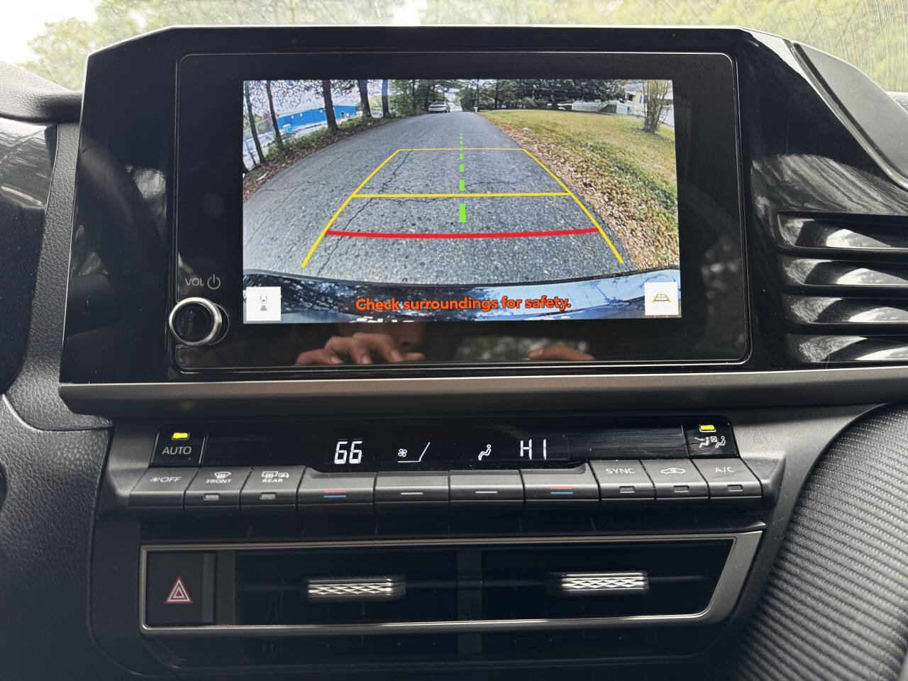 Used 2025 Toyota Camry SE image 19