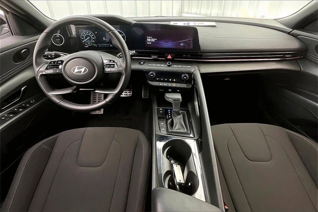 Used 2025 Hyundai Elantra SEL image 14