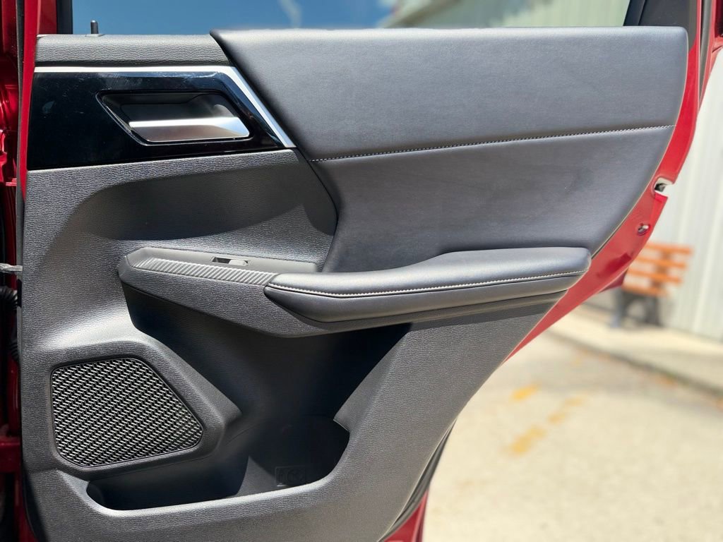 Used 2023 Mitsubishi Outlander SE FWD image 19