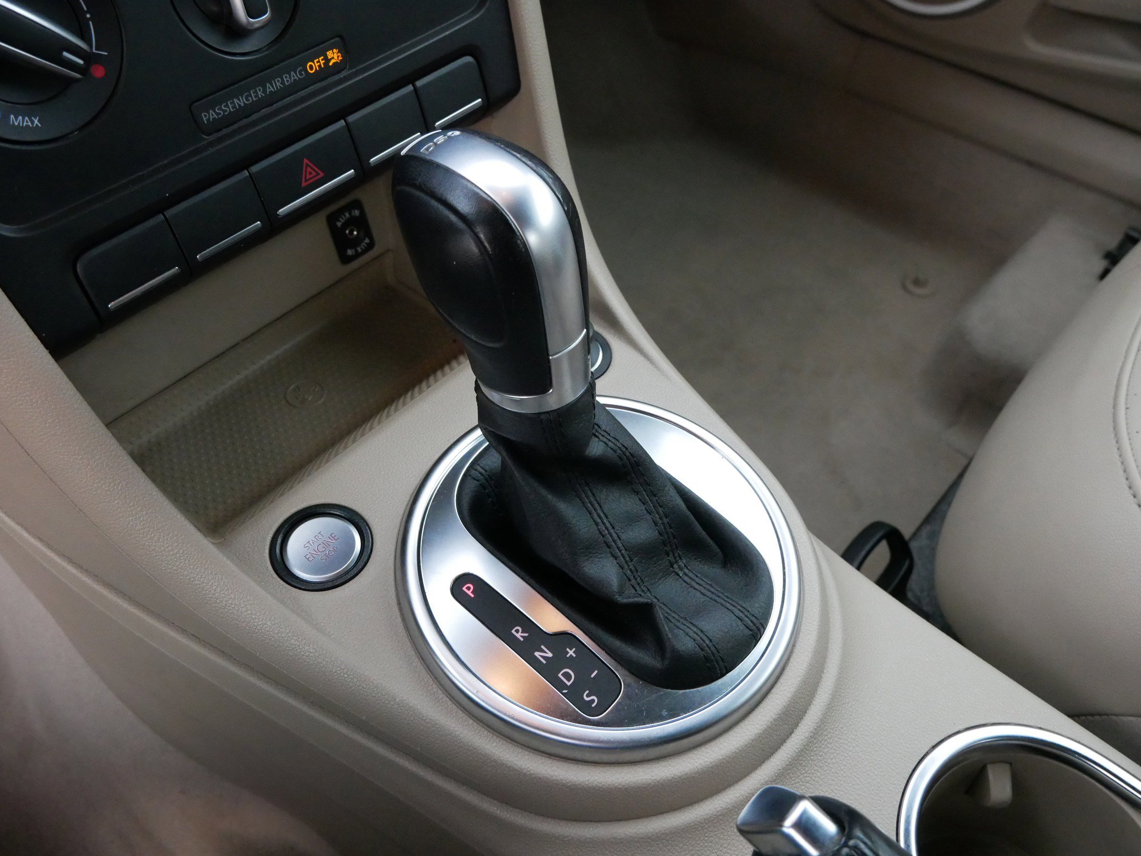 Used 2015 Volkswagen Beetle R-Line image 25