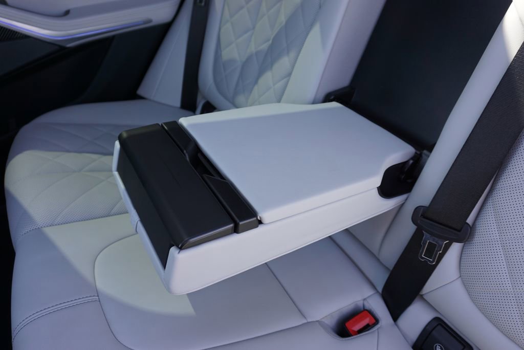 Used 2024 BMW X5 M60i w/ Climate Comfort Package image 22