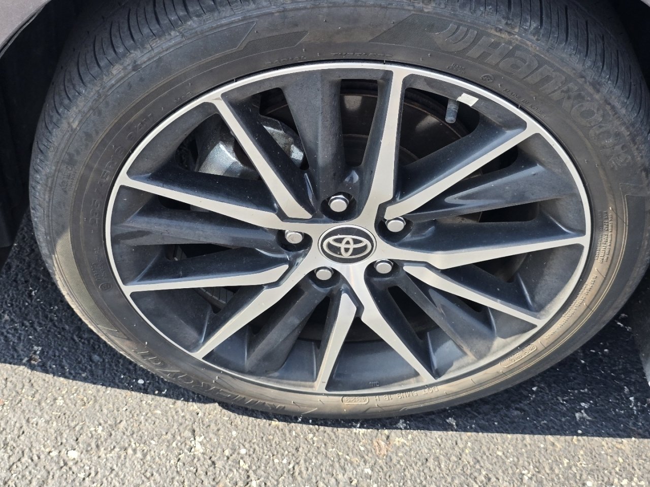 Used 2024 Toyota Camry SE AWD/4WD image 17