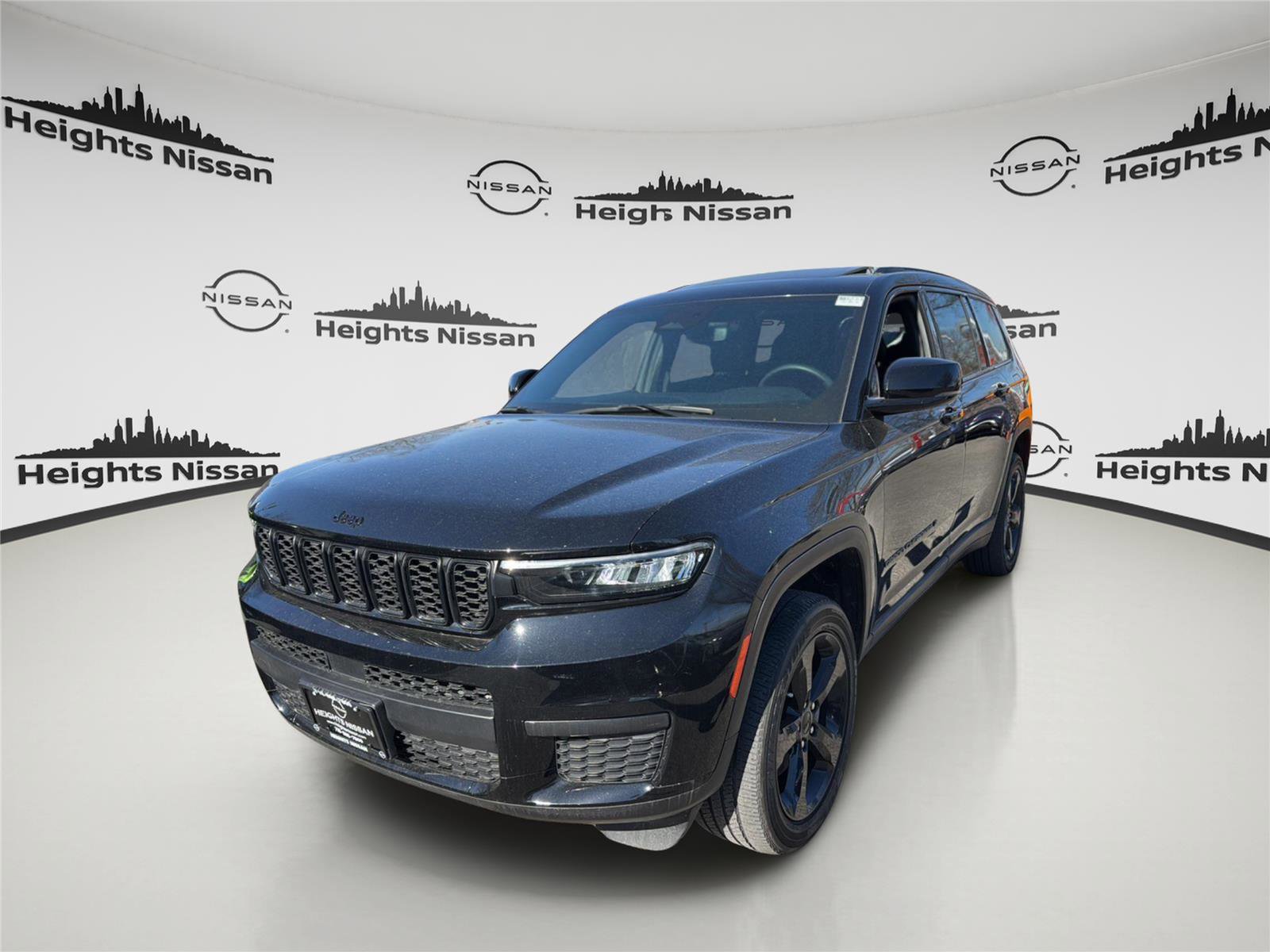Used 2023 Jeep Grand Cherokee L Laredo image 10