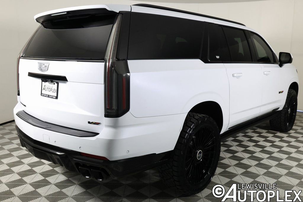 Used 2026 Cadillac Escalade ESV V image 5