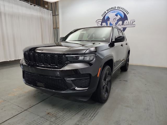 New 2025 Jeep Grand Cherokee Altitude image 12