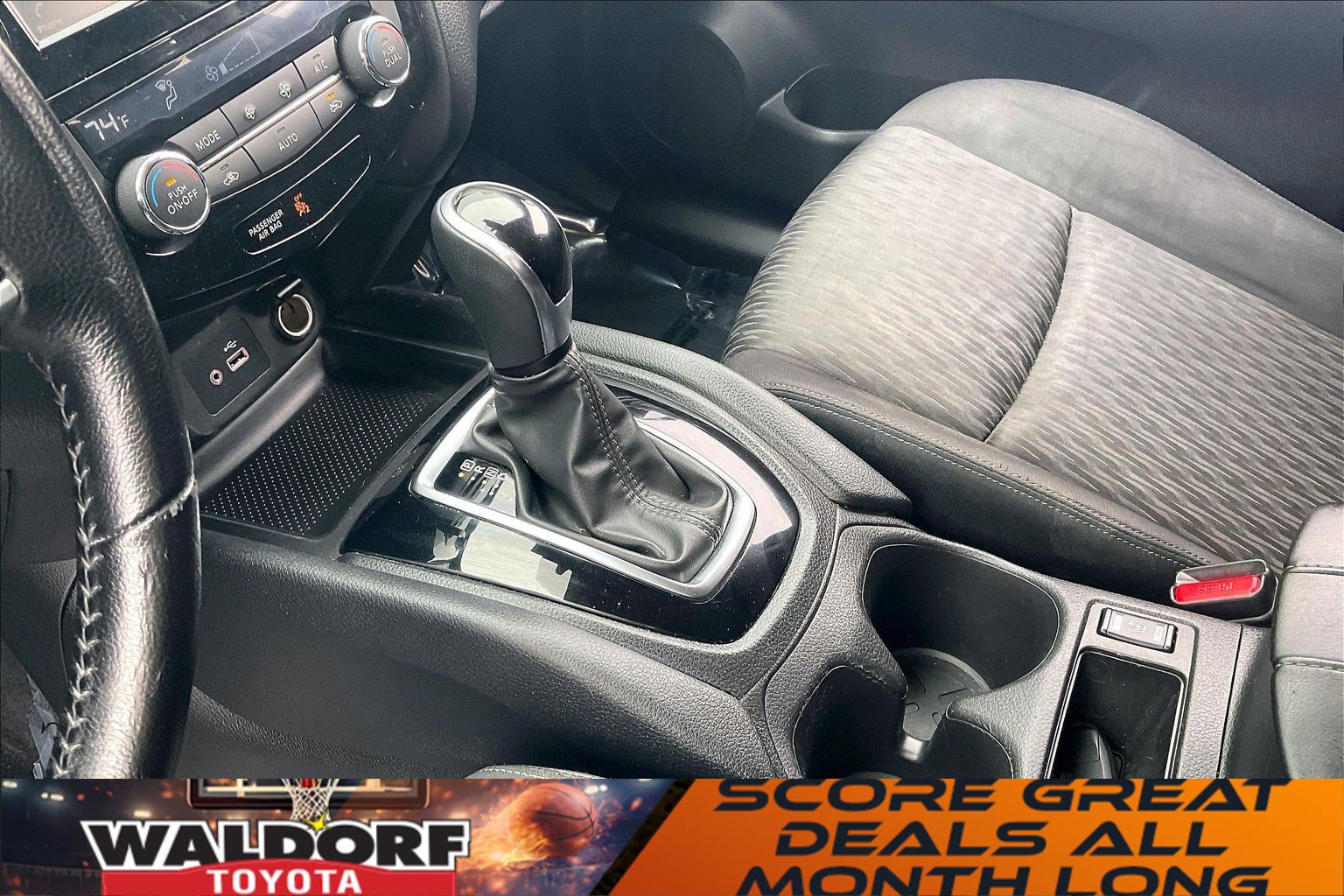 Used 2020 Nissan Rogue SV image 22