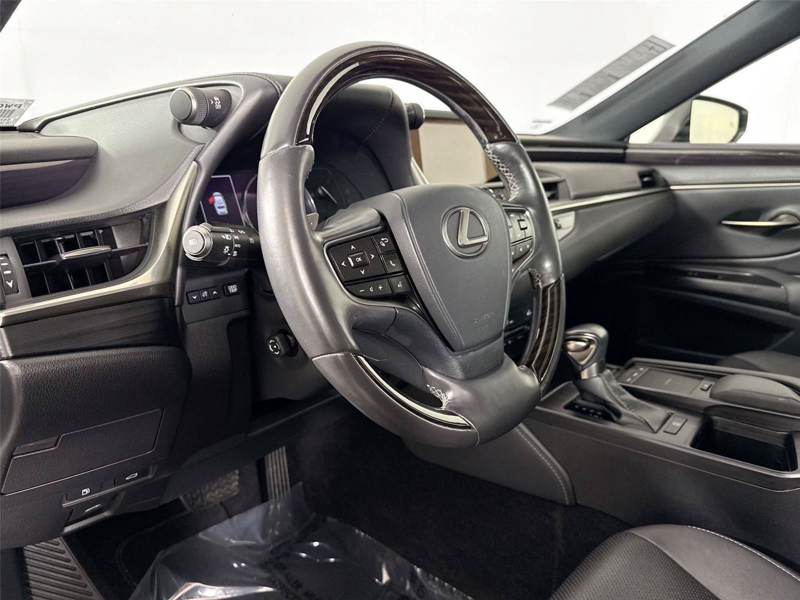 Used 2021 Lexus ES 350 w/ Premium Package FWD image 4