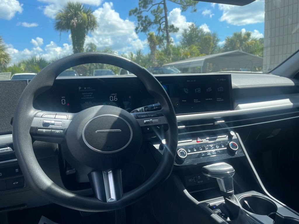 Used 2025 Hyundai Sonata SE FWD image 15