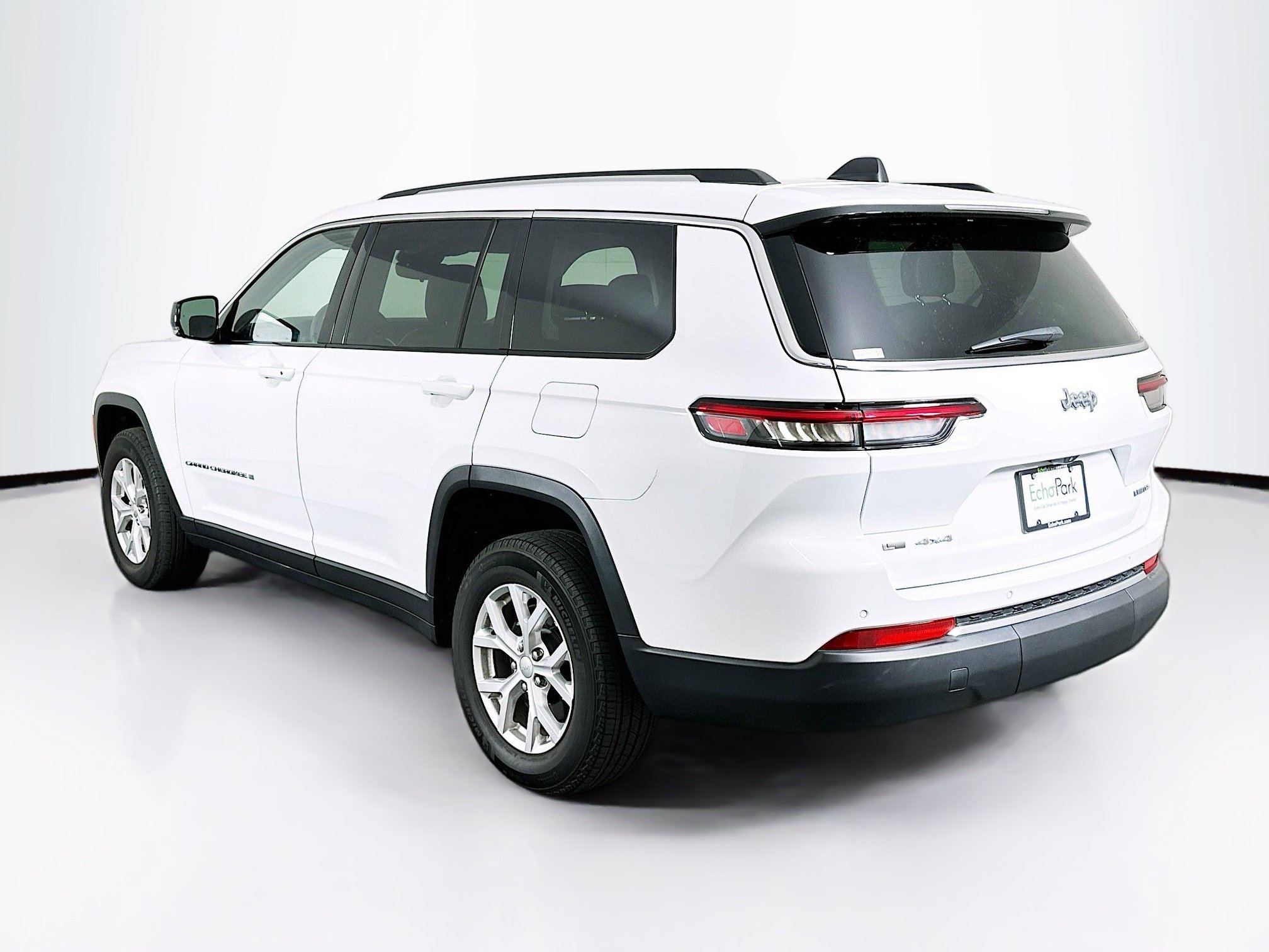 Used 2023 Jeep Grand Cherokee L Limited AWD/4WD image 5