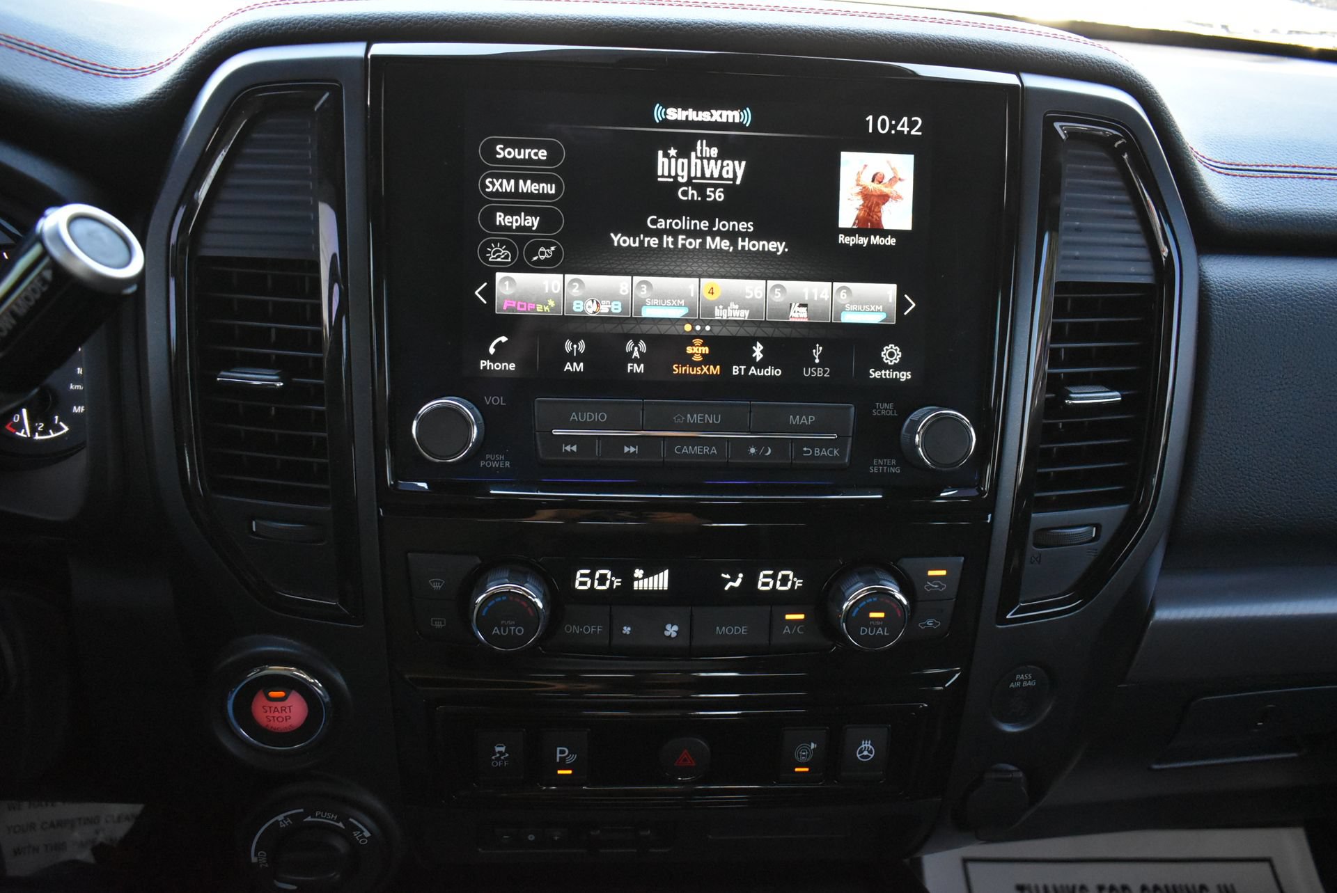 Used 2024 Nissan Titan PRO-4X w/ Pro-4x Convenience Package AWD/4WD image 26