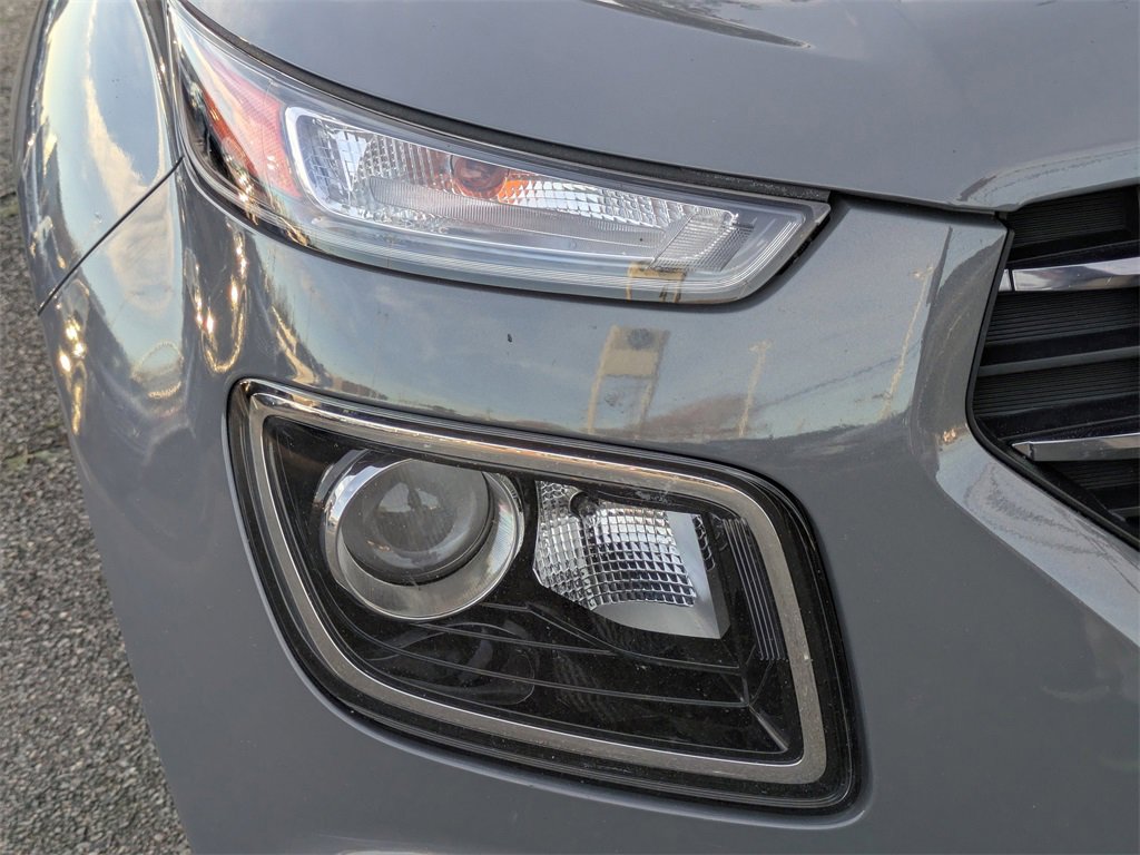 Used 2022 Hyundai Venue SEL image 10