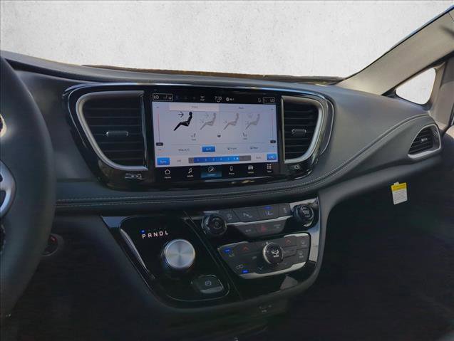 New 2026 Chrysler Pacifica Select image 12