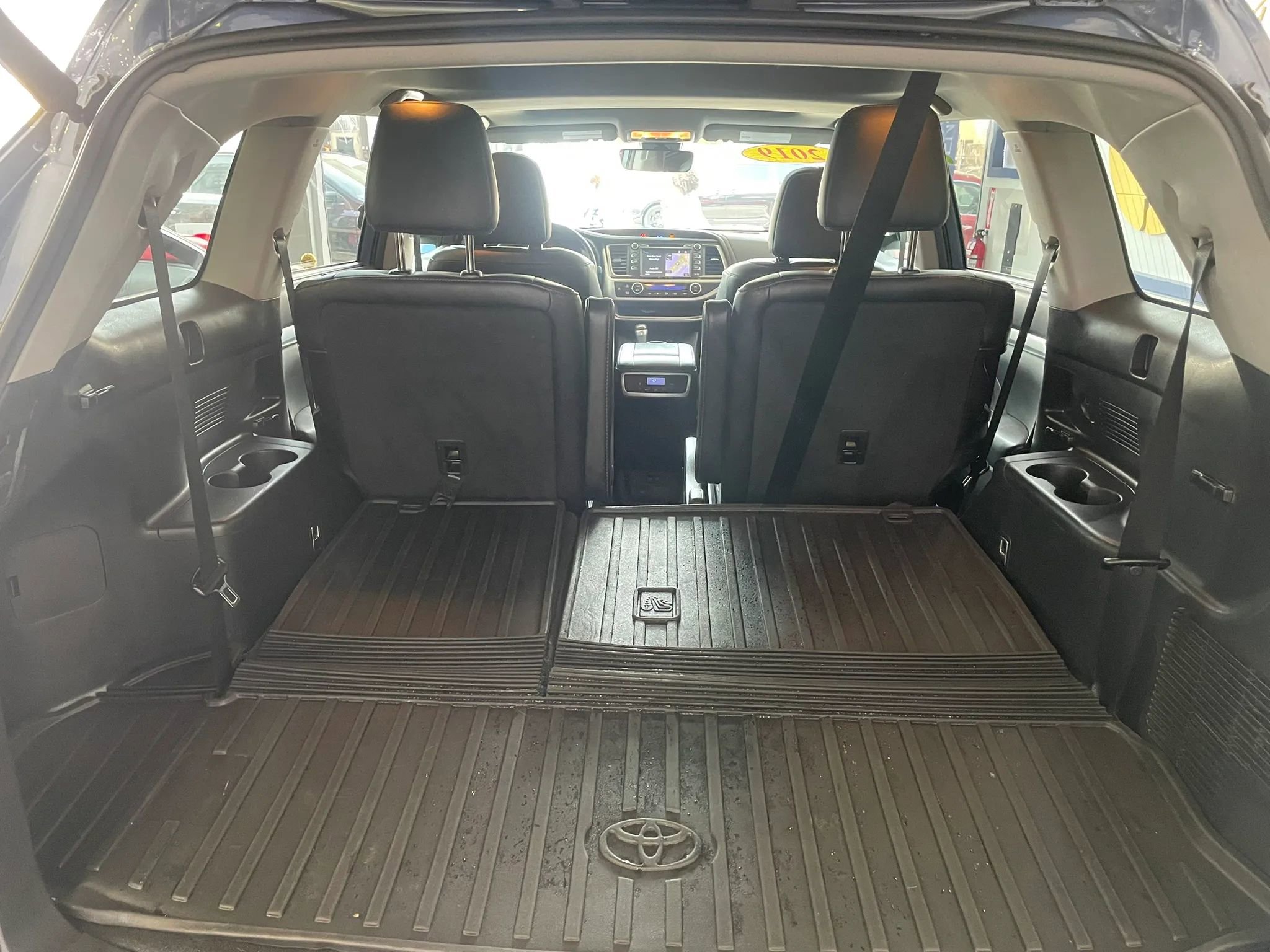 Used 2019 Toyota Highlander XLE AWD/4WD image 21