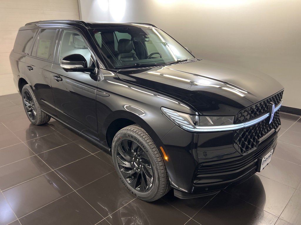 New 2026 Lincoln Navigator Reserve w/ Jet Appearance Package image 1