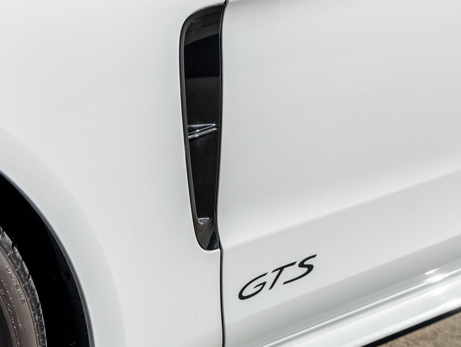 Used 2020 Porsche Panamera GTS image 18