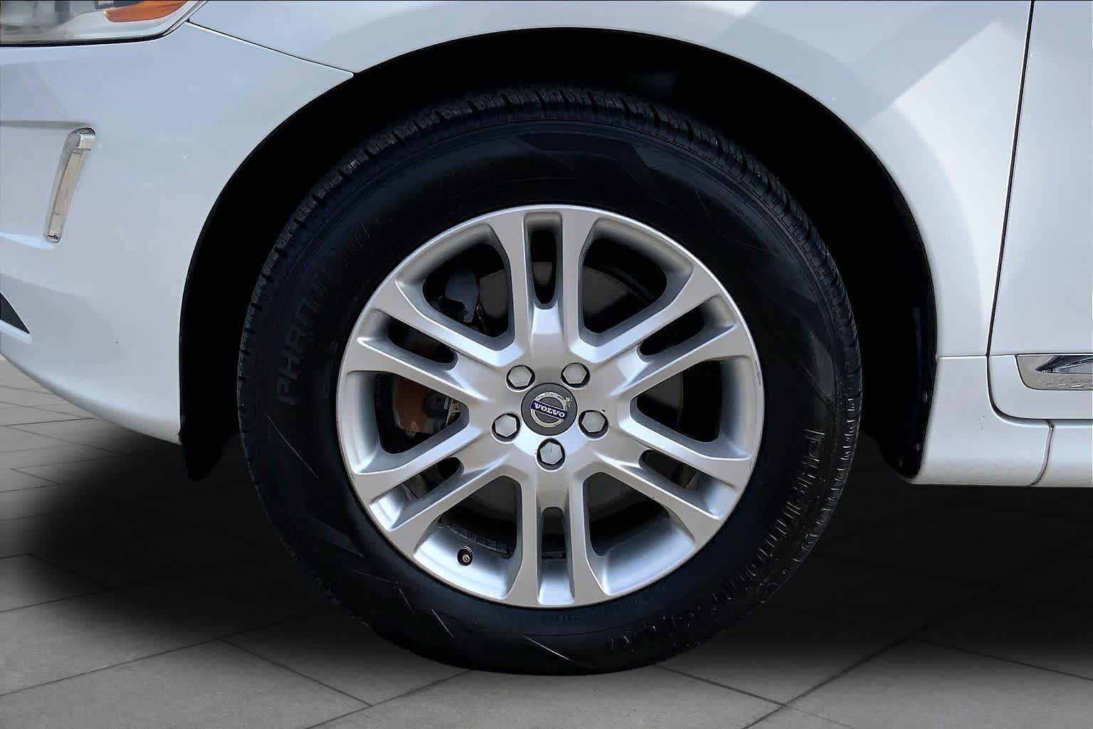 Used 2016 Volvo XC60 T5 Premier FWD image 11