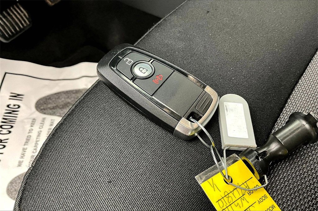 Used 2024 Ford Edge SE image 11