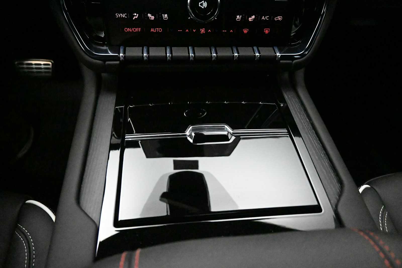 New 2026 GMC Yukon XL AT4 Ultimate w/ LPO, Floor Liner Package AWD/4WD image 20