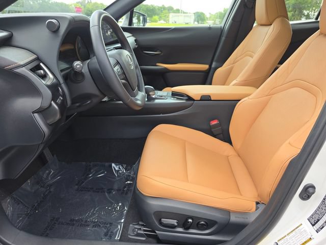 Used 2025 Lexus UX 300h FWD w/ Accessory Package (Z1) image 23