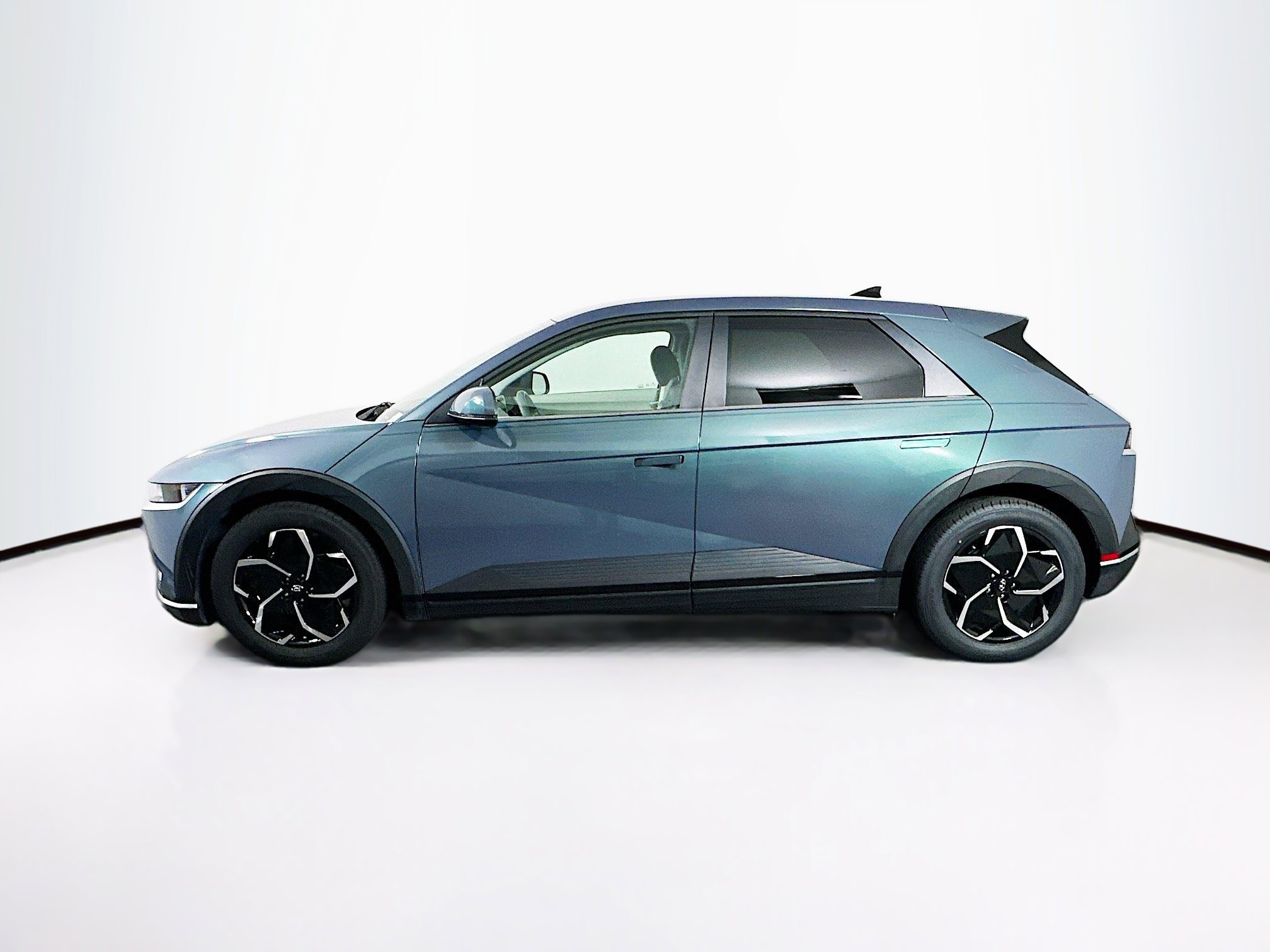 Used 2023 Hyundai Ioniq 5 SE RWD image 4