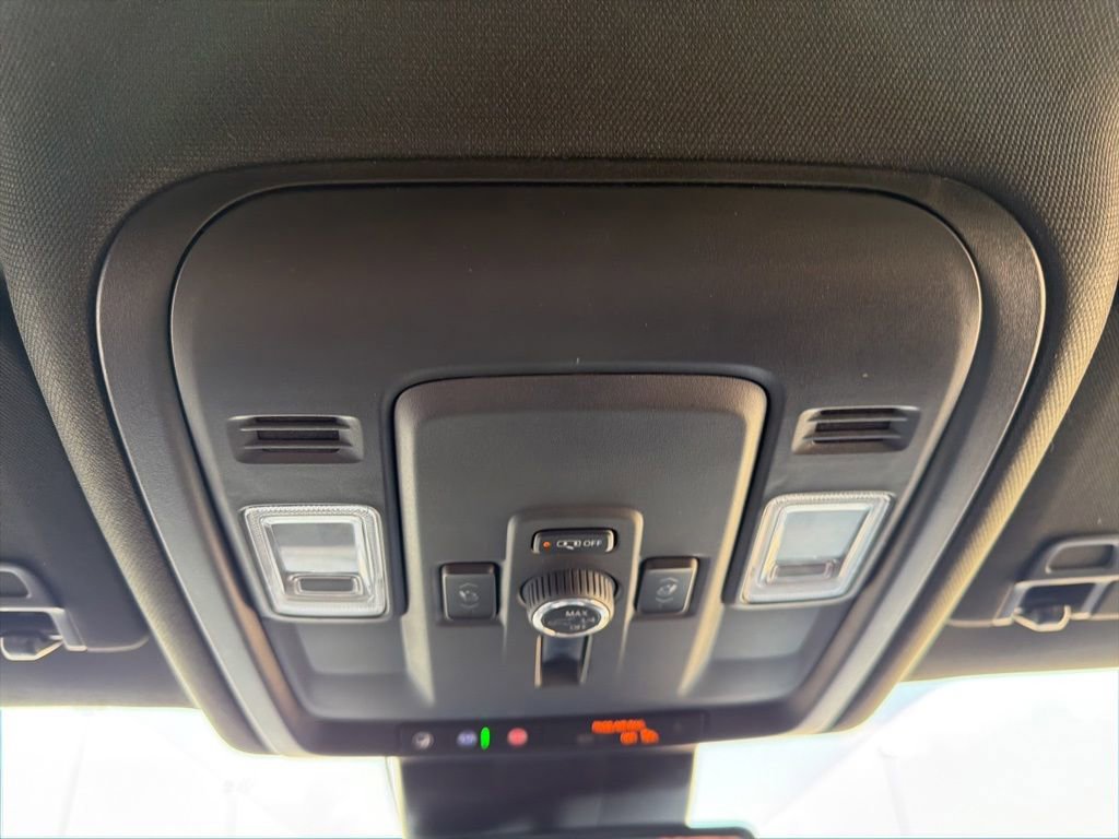 Used 2025 GMC Yukon XL Denali AWD/4WD image 50
