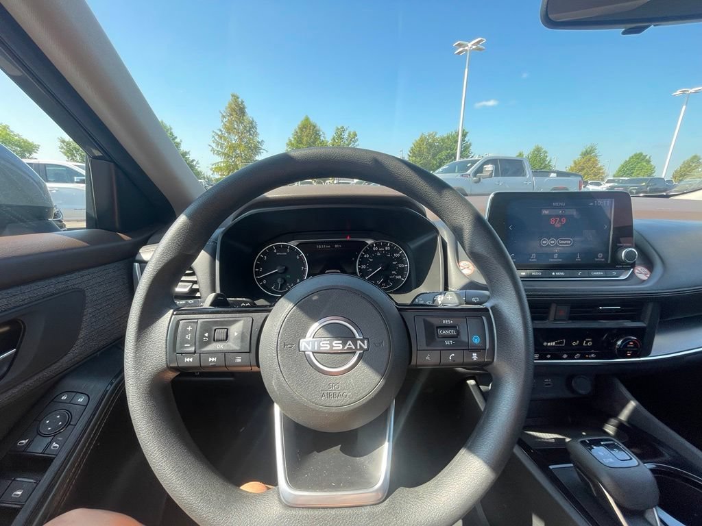 Used 2023 Nissan Rogue SV AWD/4WD image 13