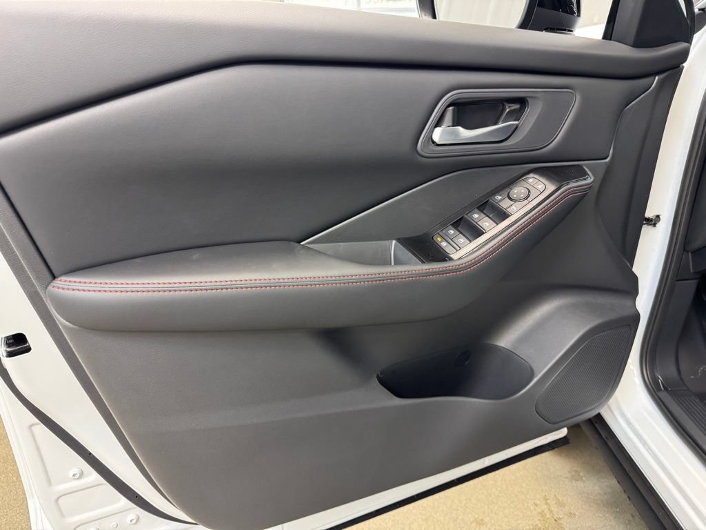 New 2026 Nissan Rogue SV AWD/4WD image 8