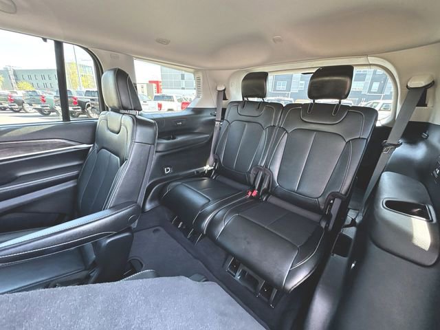Used 2023 Jeep Grand Cherokee L Limited w/ Luxury Tech Group II AWD/4WD image 24